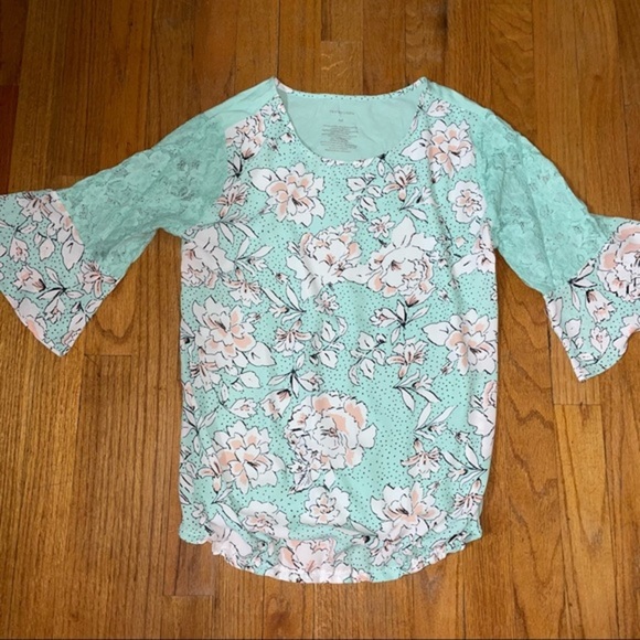 Van Heusen Tops - Van Heuson super colorful blouse